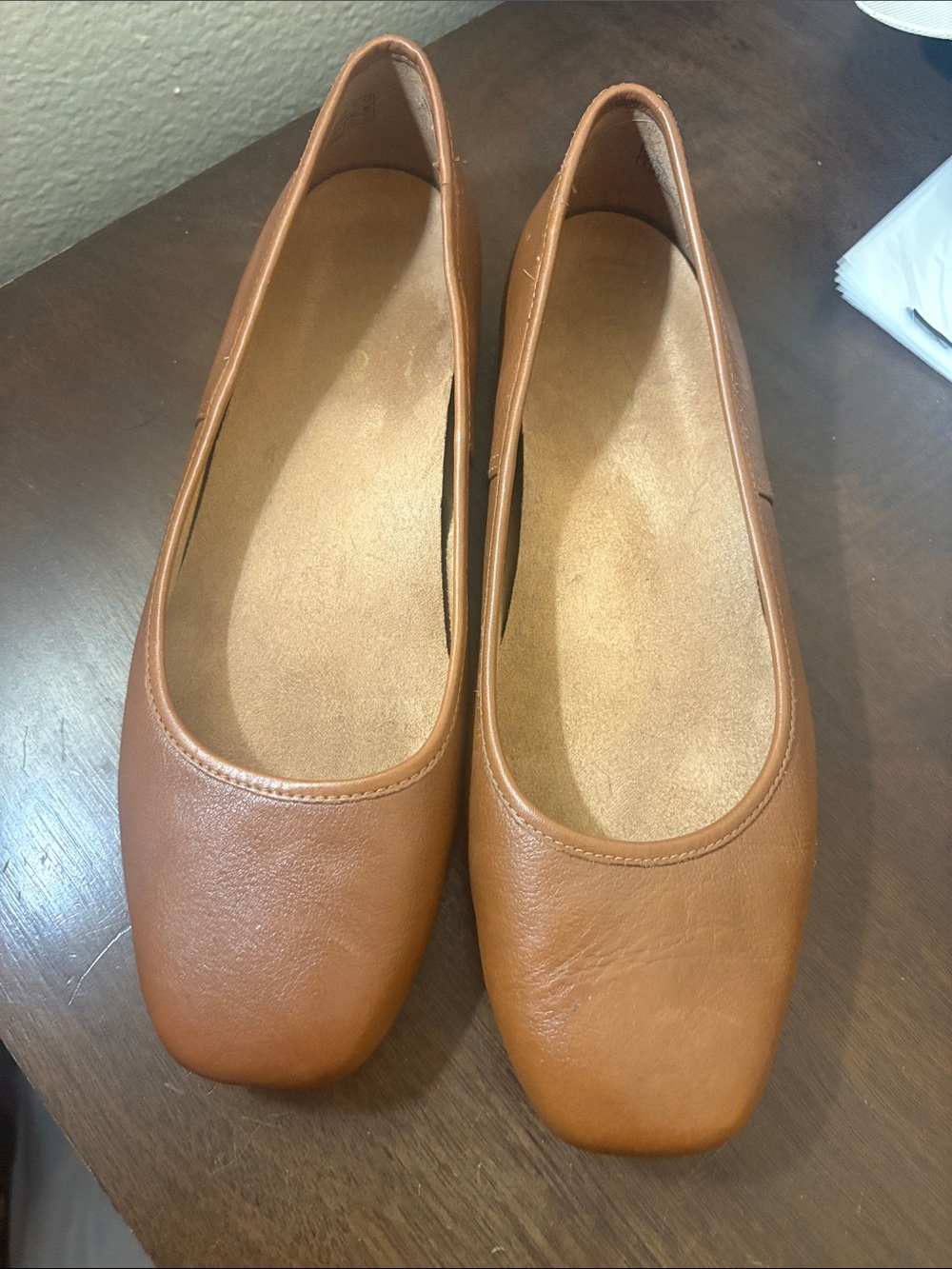 Vionic Women's Classic Tan Leather Ballet Flats